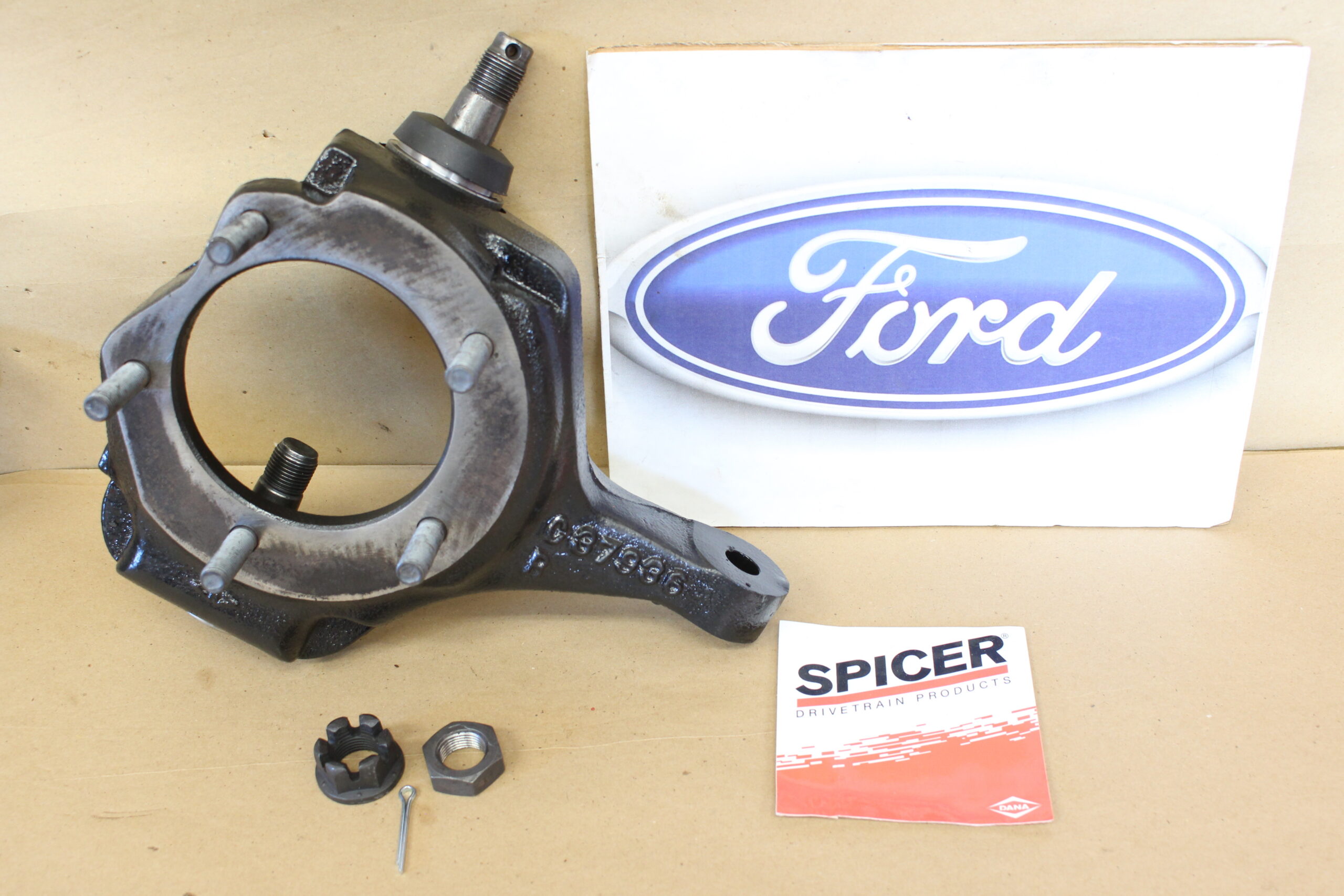 1976-1979 Ford F100 F150 Bronco Steering Knuckle With Spicer Ball Joints Right Hand Side 620169 R Dana 44 1/2 Ton