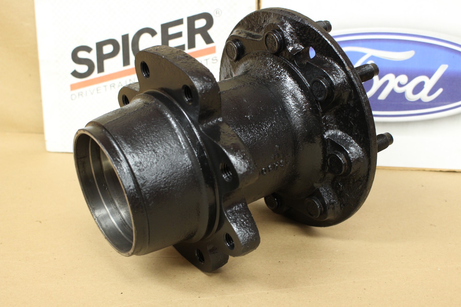 1978-1997 Ford F350 4x4 Dana 60 Front Dually Wheel Hub Casting # Budd 105427 OEM Spicer - Image 4