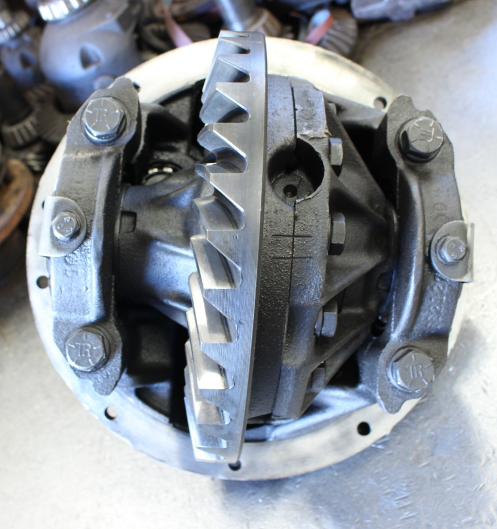 Eaton HO52 Rear Dropout 4.56 Ratio Chevy Truck 1946-1972 Removed From 1967 Truck - Image 9