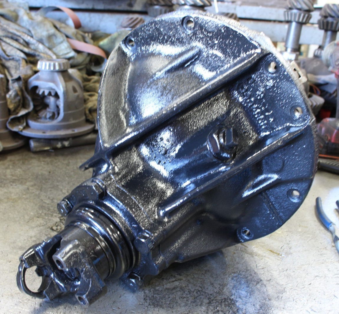 Eaton HO72 H072 4.10 Ratio Rear Dropout With Detroit No Spin Locker 1946-1972 Chevy Truck