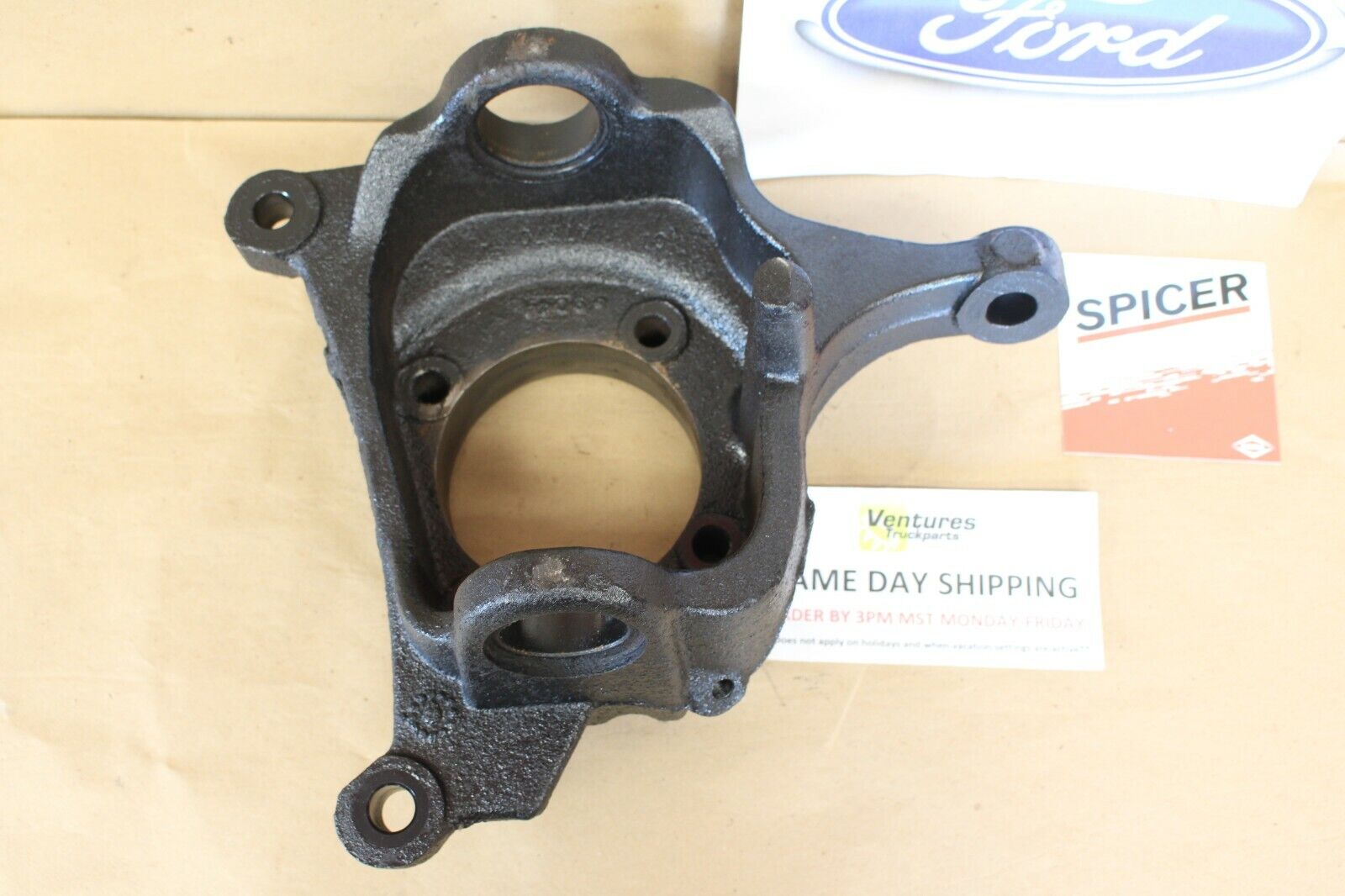thumbnail interactive-video image 1 of Ford F250 F350 Excursion Dana 50 Front Carrier Case – With Side & Spider Gears, OE Spec, Used 1 of 2