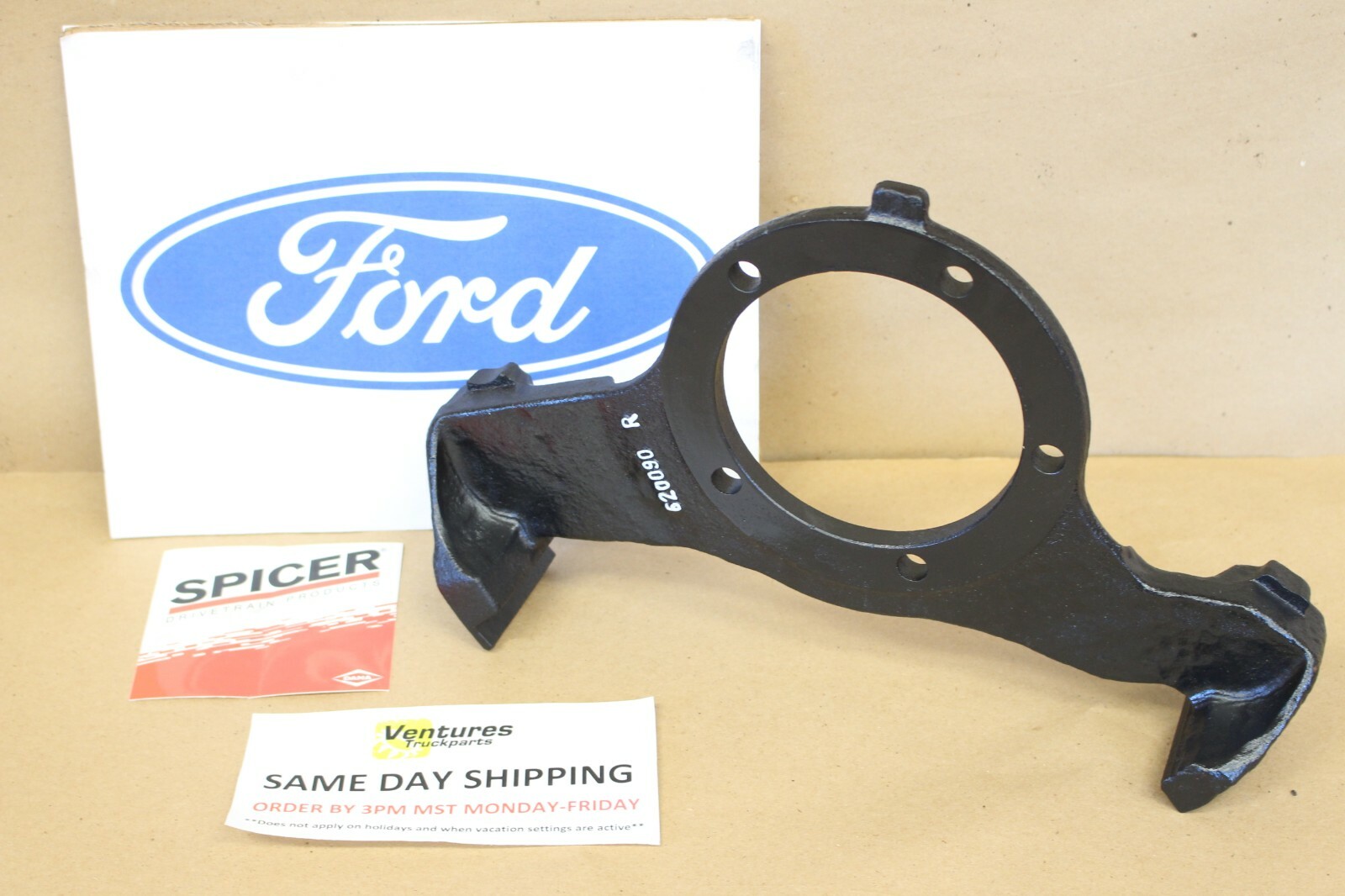 1978-1979 Ford F350 Dana 60 Front Caliper Bracket Right Hand Passengers Side 620090 R