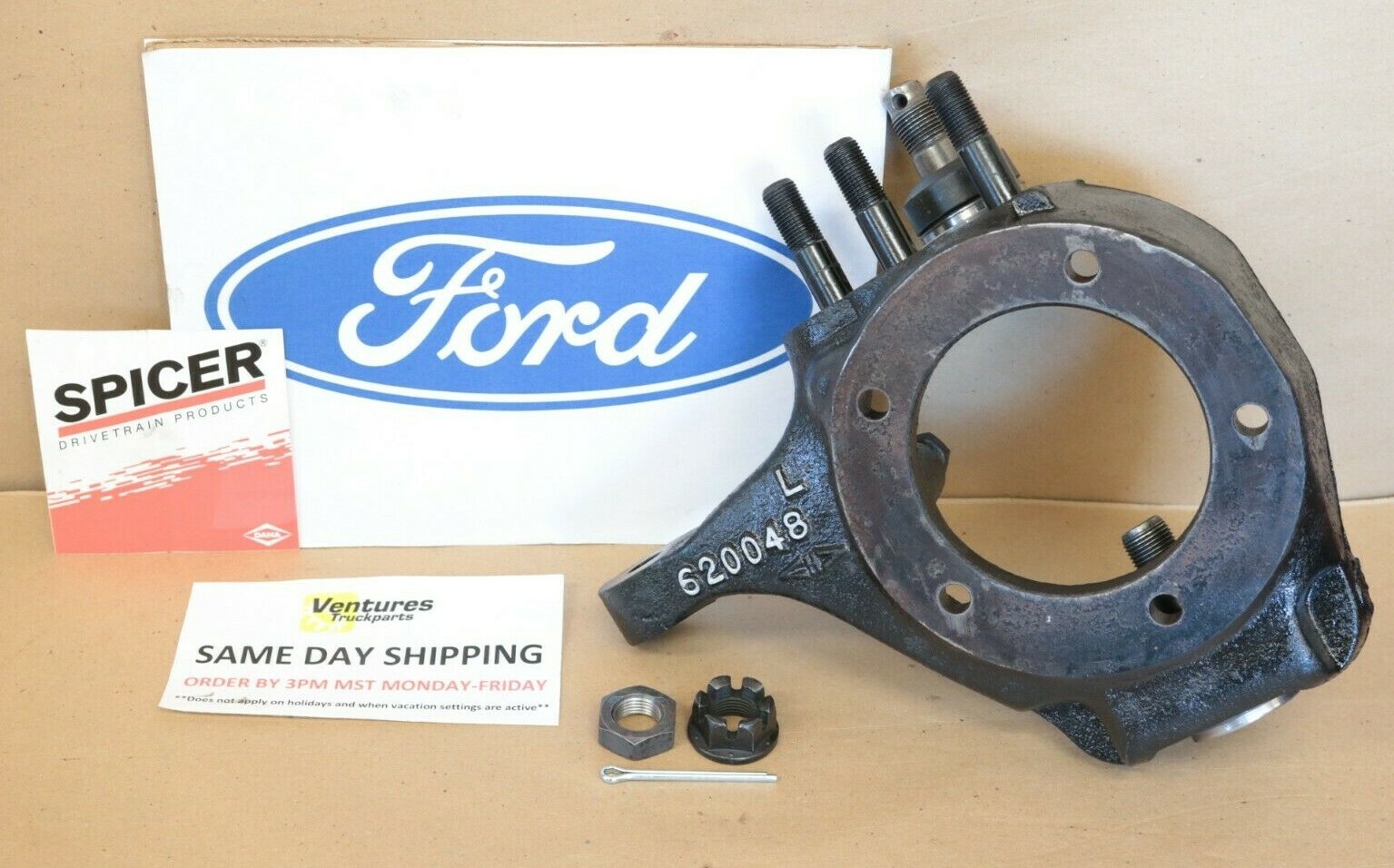 1976-1979 Ford F250 4X4 Left Hand Steering Knuckle 3/4 Ton Dana 44 With Ball Joints 620048 C37942