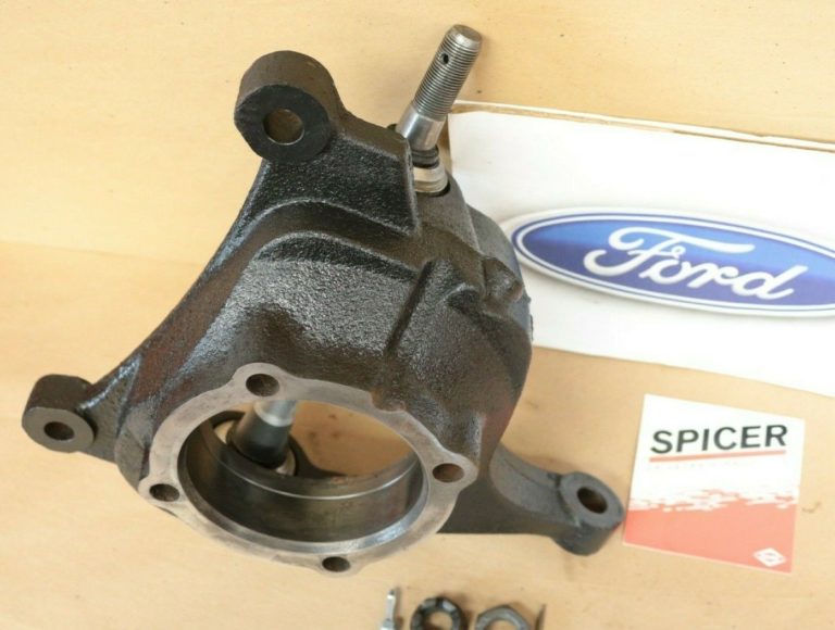 Ford F250 F350 Excursion RH Steering Knuckle With New Spicer Ball Joints Installed 9904