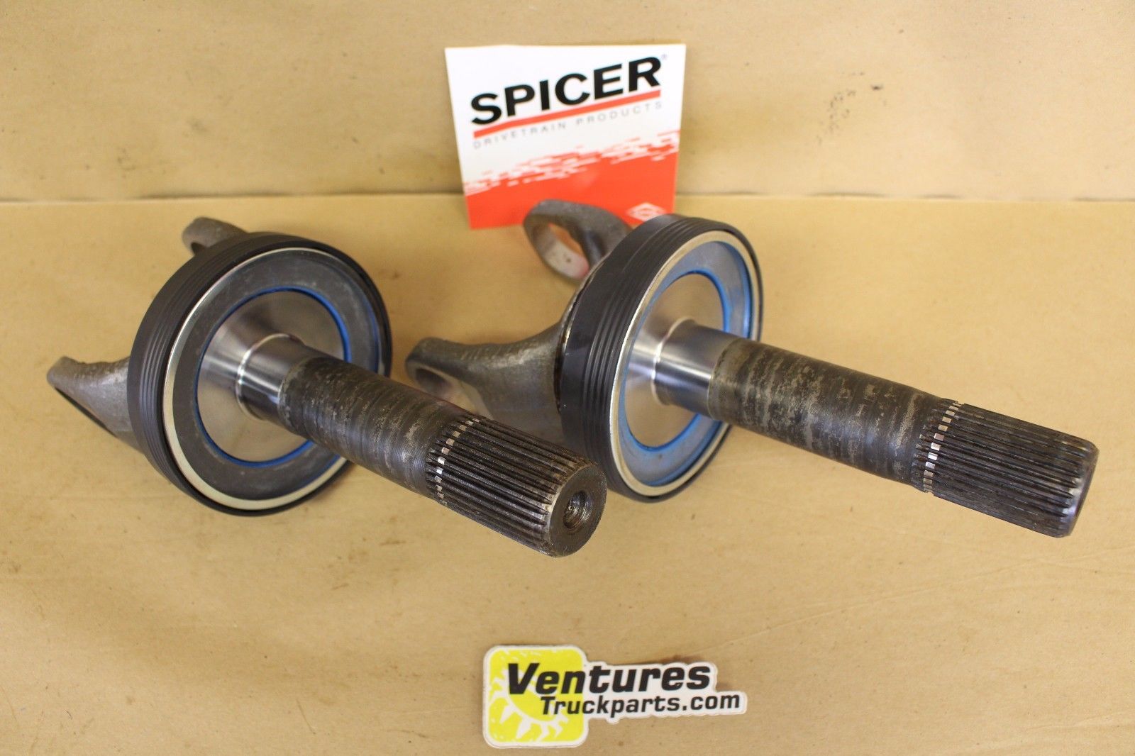 Spicer Front Axle Seals + U-Joint Set For Ford F250/F350 Super Duty Dana 50/60 (1998-2004) – T-SPICER-KIT3-1
